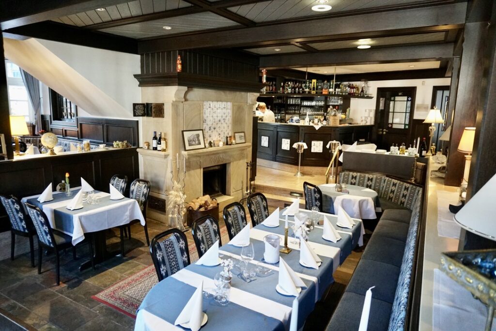 29679874 1818 43c8 bdfb 1f7653f8afdb 1 105 c